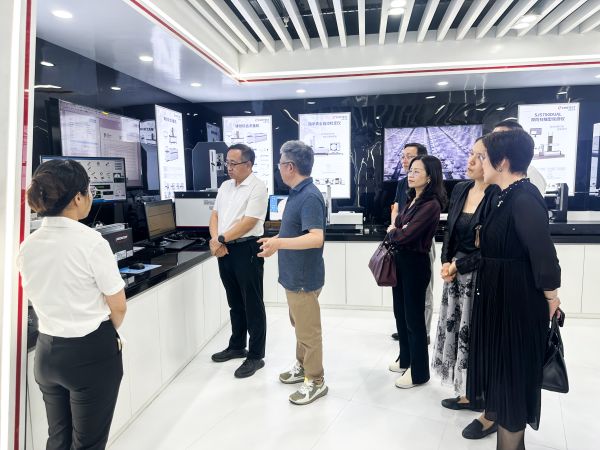 国家市场监督管理总局计量司副司长刘洪彬一行莅临中图仪器调研指导工作