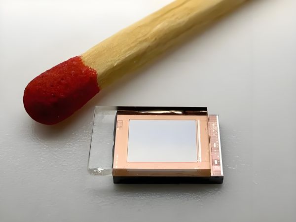 HOLOEYE 与 Fraunhofer IPMS 合作开发LCOS微显示器