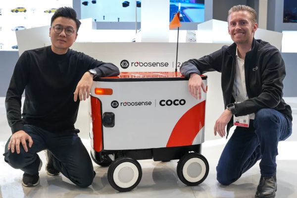 赋能全球智慧物流 ，Coco无人配送车亮相展台｜RoboSense X Coco Robotics