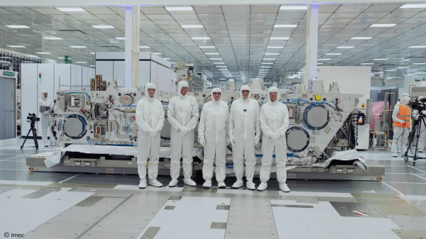 ASML 最先进EUV光刻机落地imec；目标第四季度完成认证